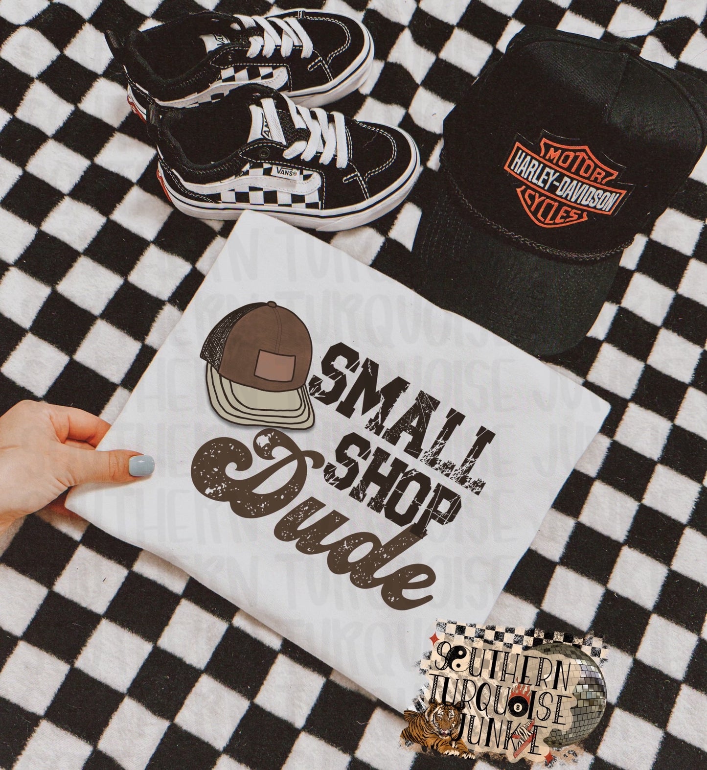 SMALL SHOP DUDE TEE