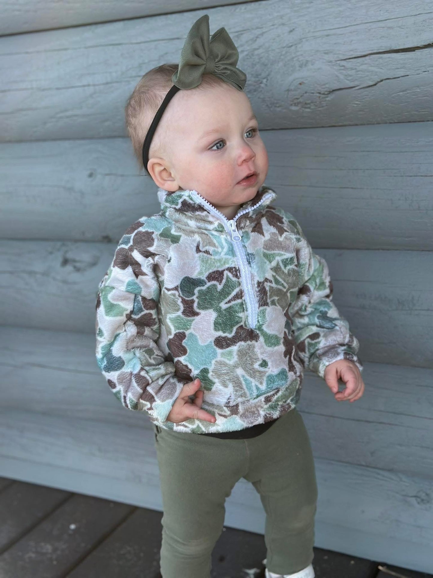 CAMO BOW PLUSH JACKET