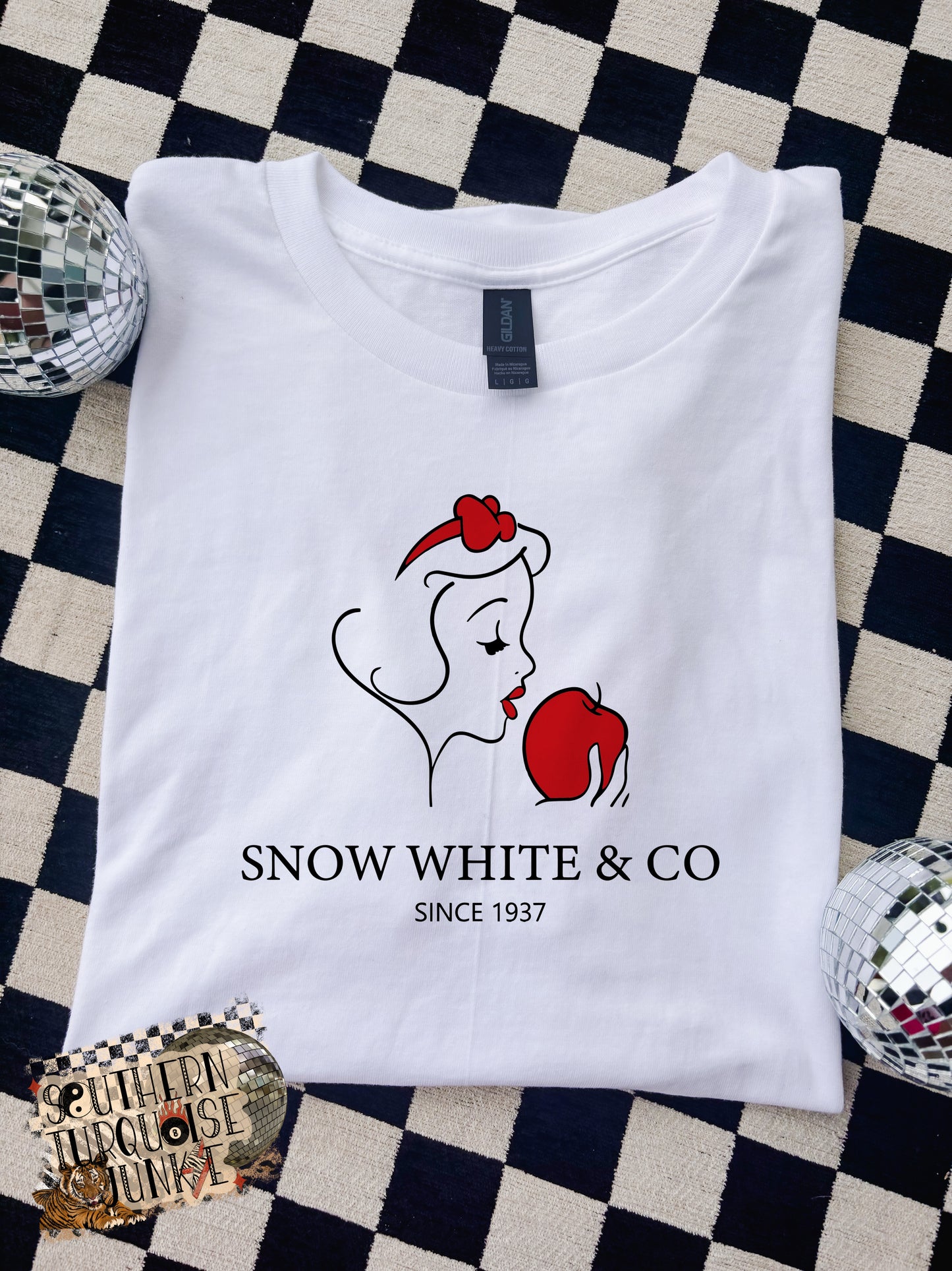 SNOW WHITE TSHIRT