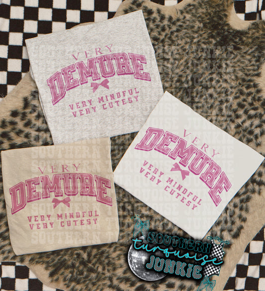 VERY DEMURE TEE