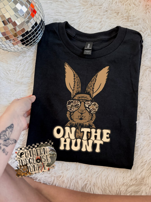 ON THE HUNT TEE