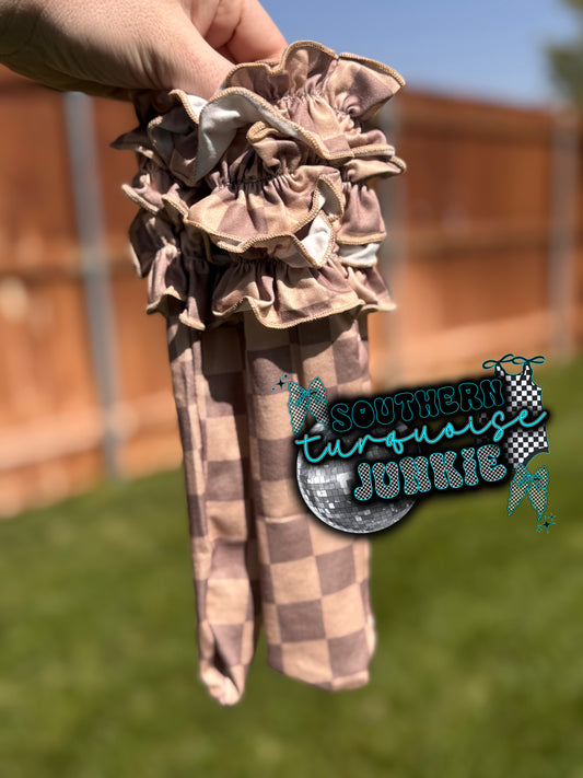 BROWN AND SAND CHECKERED RUFFLED SOCKS